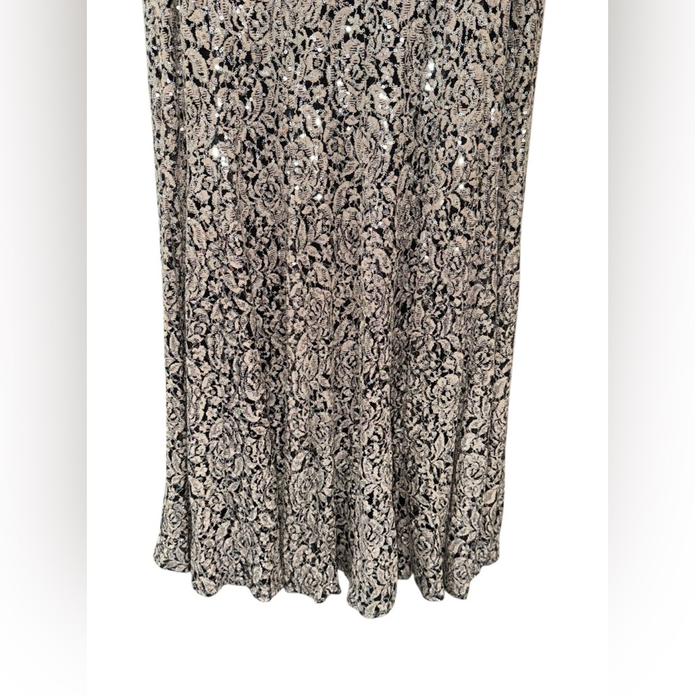 Vintage 1990’s IgNite Evenings by Carrollin Silver Elegant‎ Formal Gown - Picture 4 of 15
